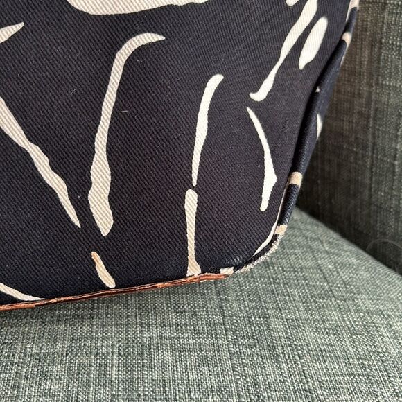 Kate Spade large Navy blue and Brown leather Tote with Floral Accents polka dots - Picture 6 of 15